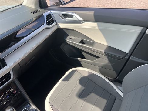 New 2026 Volkswagen Taos SE FWD image 26