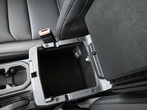 New 2025 Jeep Gladiator Sport image 18