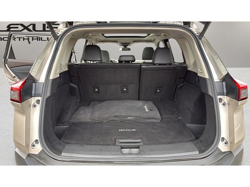 Used 2021 Nissan Rogue SL w/ Premium Package AWD/4WD image 18