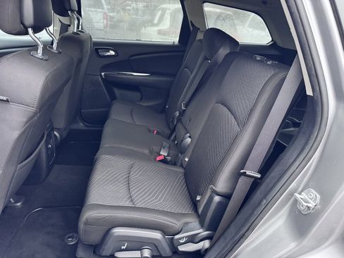 Used 2017 Dodge Journey SE image 30