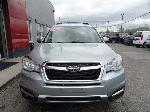 Used 2018 Subaru Forester 2.5i Premium AWD/4WD image 3