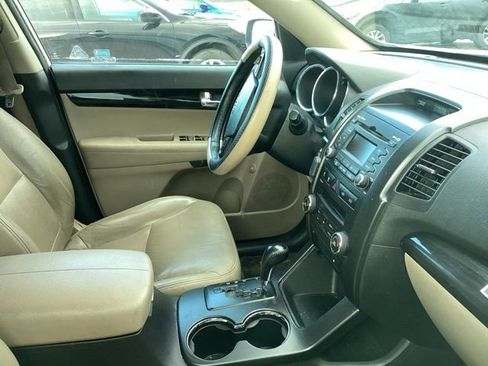 Used 2011 Kia Sorento EX w/ Premium Pkg FWD image 16