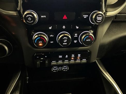 Used 2022 RAM 2500 Big Horn w/ Level C Equiment Group AWD/4WD image 19