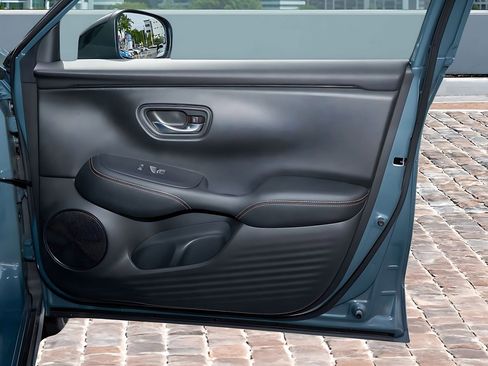 Certified 2023 Honda HR-V Sport image 13