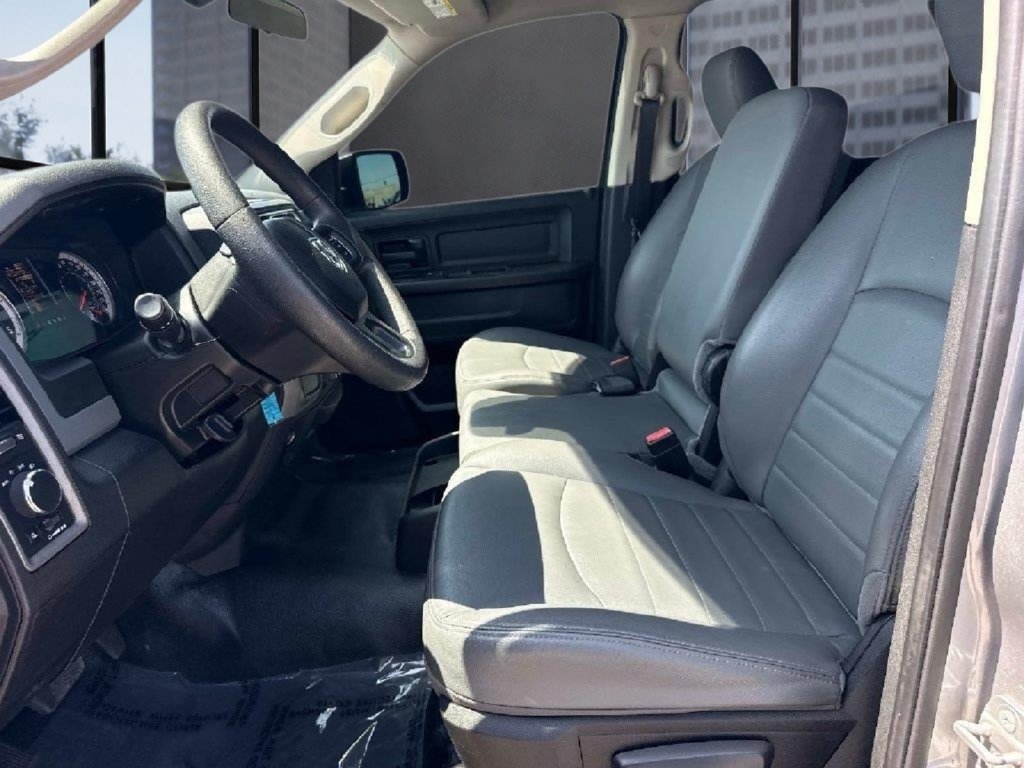 Used 2019 RAM 1500 Tradesman w/ Chrome Appearance Group RWD image 23