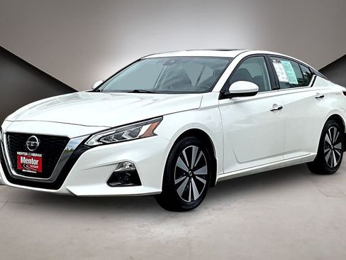 Used 2019 Nissan Altima 2.5 SV FWD image 3