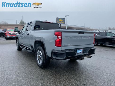 Used 2025 Chevrolet Silverado 2500 Custom w/ Custom Value Package image 5