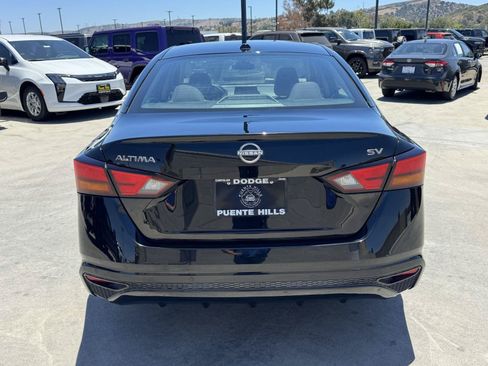 Used 2024 Nissan Altima 2.5 SV FWD image 5