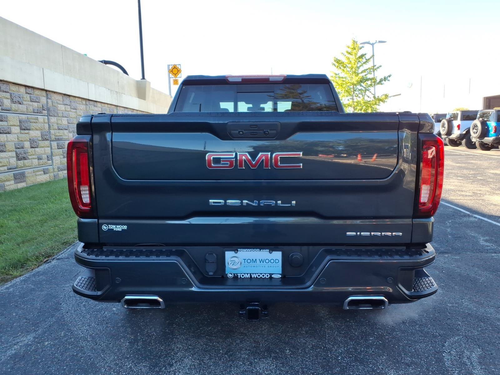 Used 2021 GMC Sierra 1500 Denali w/ Denali Premium Package AWD/4WD image 9