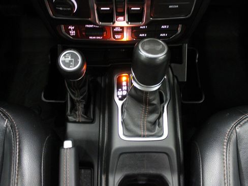 Used 2021 Jeep Wrangler Unlimited Rubicon w/ Trailer Tow Package image 28