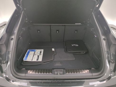 New 2026 Porsche Macan 4 Electric AWD/4WD image 19