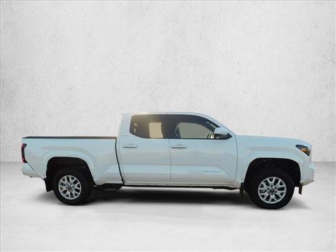 Used 2026 Toyota Tacoma SR5 AWD/4WD image 4