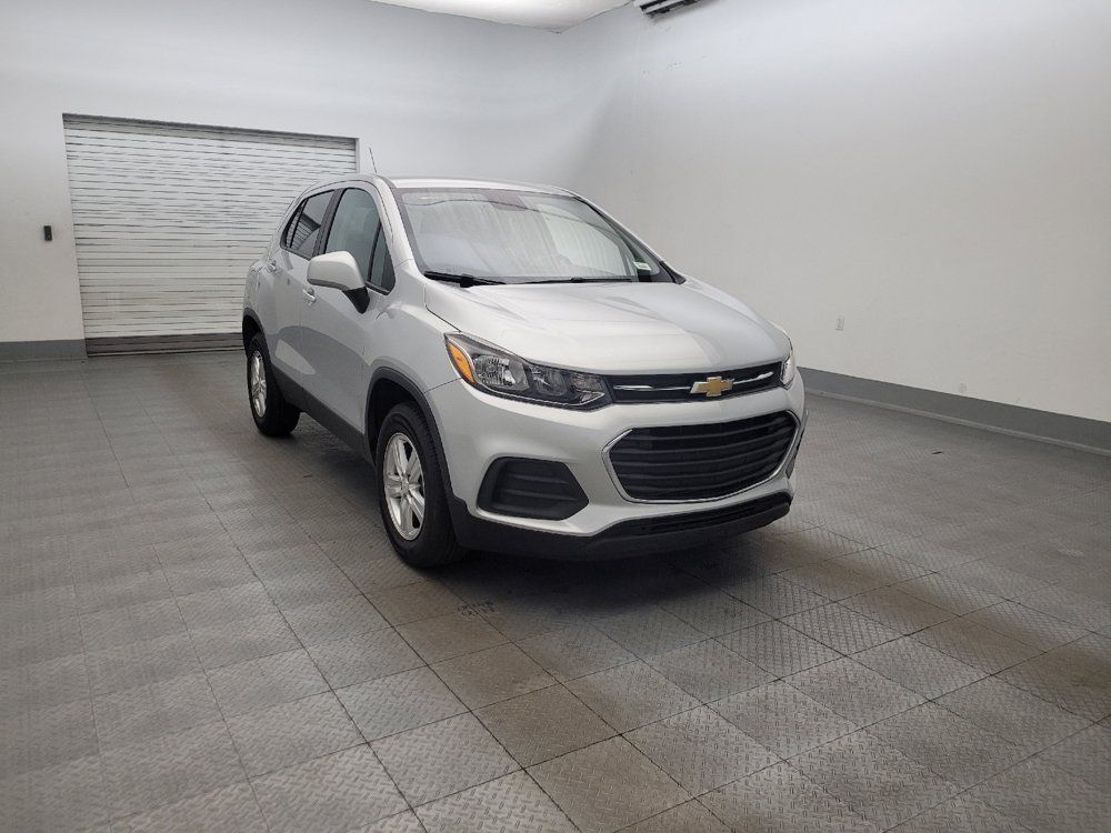 Used 2022 Chevrolet Trax LS w/ Tint and Cruise Package AWD/4WD image 13