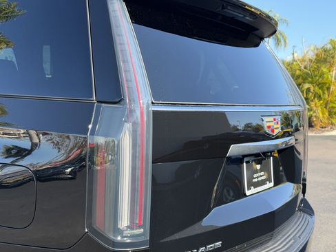 Certified 2025 Cadillac Escalade Premium Luxury w/ Touring Package image 9