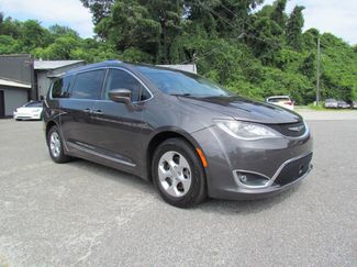 Used 2017 Chrysler Pacifica Touring-L Plus w/ Advanced Safetytec Group image 1