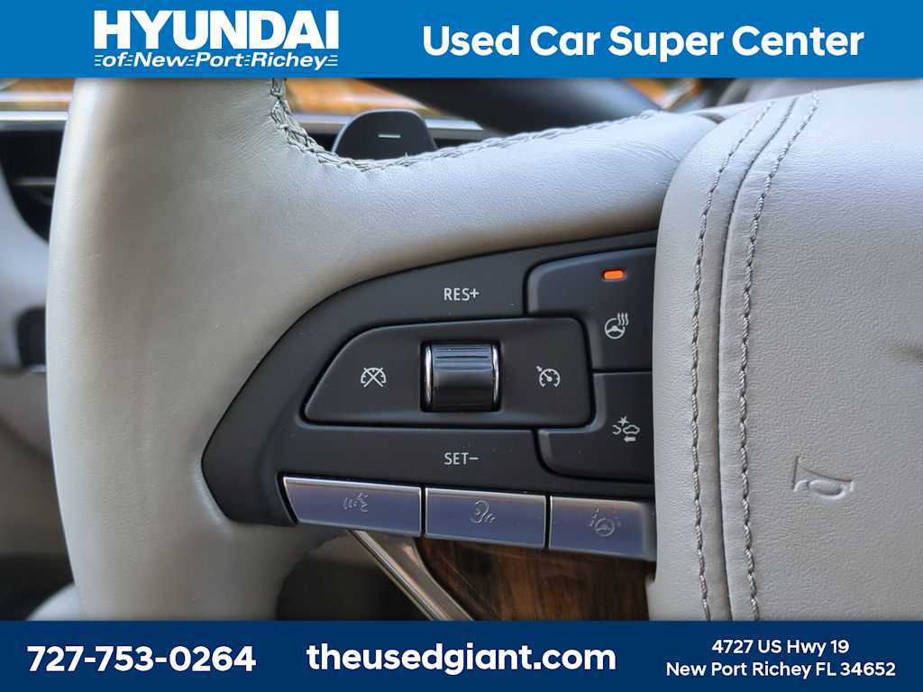 Used 2024 Cadillac Escalade Premium Luxury Platinum w/ Heavy-Duty Trailer Package AWD/4WD image 31