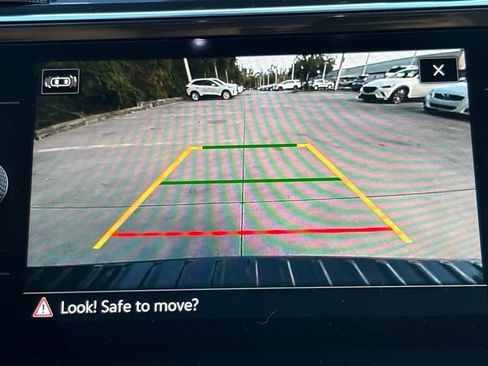 Used 2023 Volkswagen Tiguan SE R-Line image 25