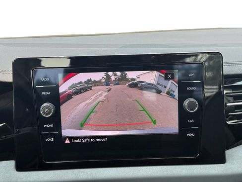 Used 2025 Volkswagen Jetta SE FWD image 15