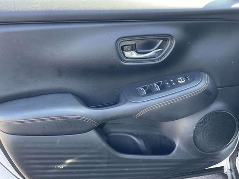 Used 2024 Honda HR-V Sport image 14