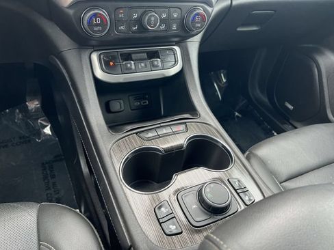 Used 2023 GMC Acadia SLT FWD image 24