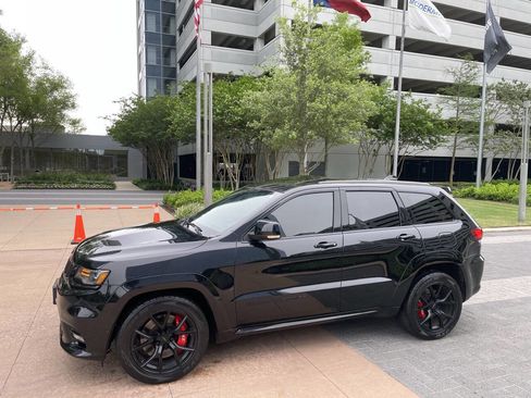 Used 2021 Jeep Grand Cherokee SRT image 33
