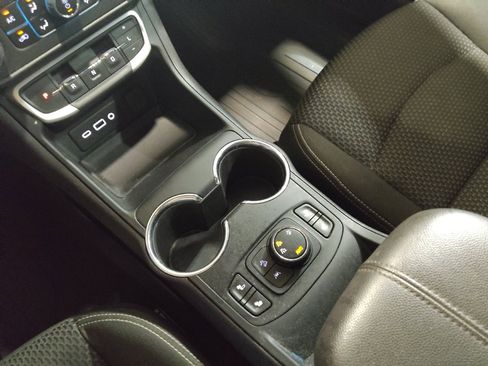 Used 2024 GMC Terrain SLE w/ Driver Convenience Package AWD/4WD image 26