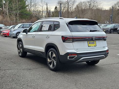 New 2026 Volkswagen Taos SE AWD/4WD image 5