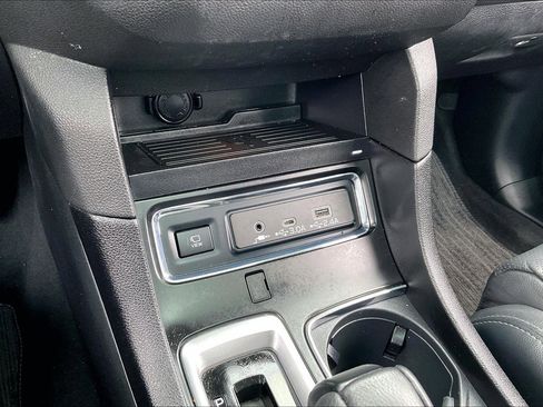 Used 2024 Subaru Ascent Limited w/ Technology Package image 25