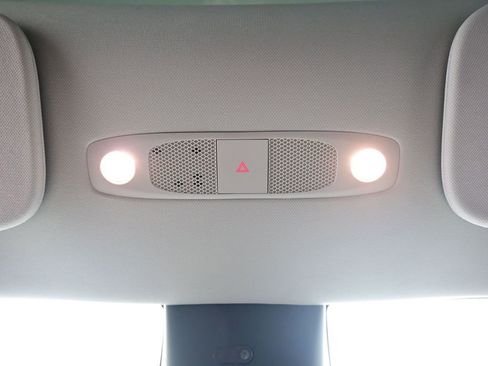 Used 2025 Tesla Model Y Long Range image 19