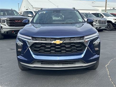 Certified 2024 Chevrolet Trax LT w/ LT Convenience Package image 3