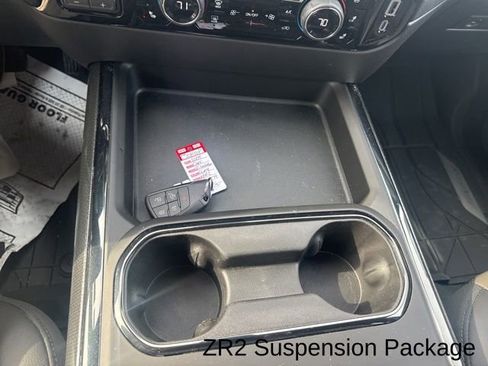 Used 2025 Chevrolet Silverado 2500 ZR2 w/ Technology Package image 27