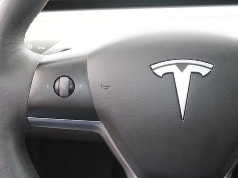 Used 2023 Tesla Model Y Long Range AWD/4WD image 15