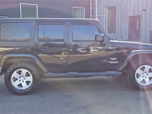 Used 2012 Jeep Wrangler Unlimited Sahara image 9