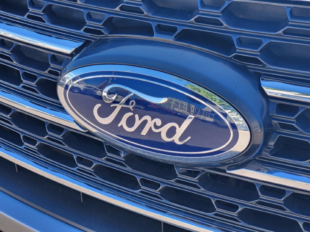 Certified 2023 Ford Explorer XLT w/ Equipment Group 202A AWD/4WD image 32