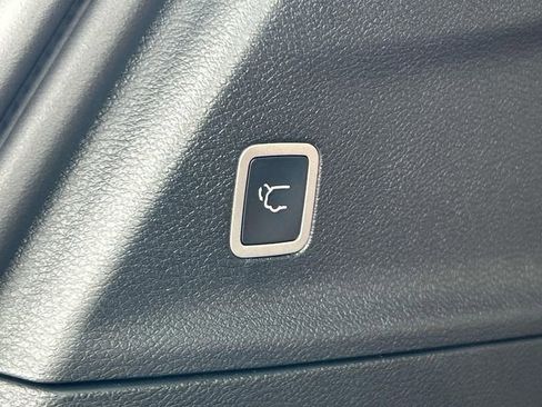 New 2026 Chrysler Pacifica Pinnacle FWD image 13