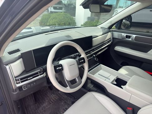 Used 2025 Hyundai Santa Fe SEL image 8