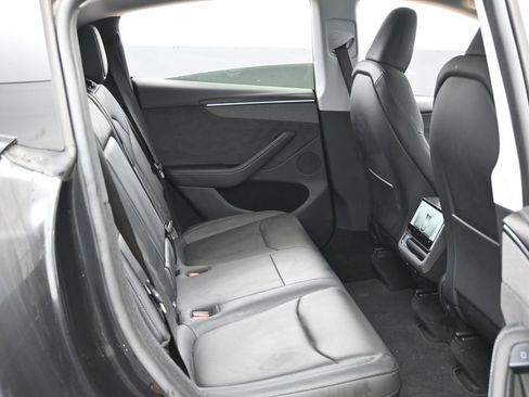 Used 2026 Tesla Model Y Long Range RWD image 36