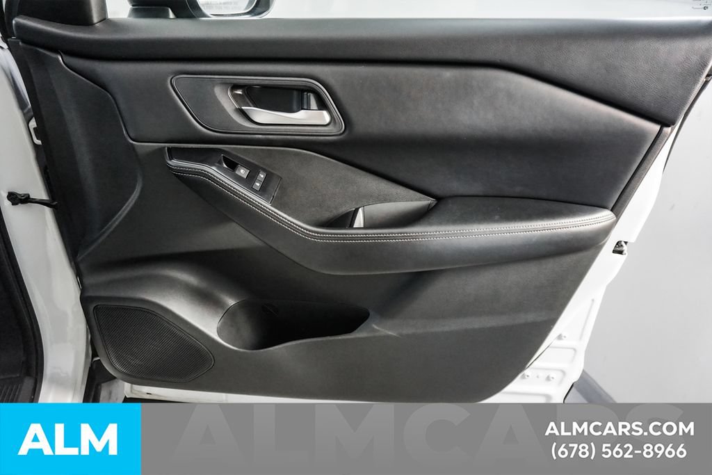 Used 2024 Nissan Rogue SV FWD image 43