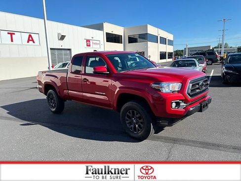 Certified 2023 Toyota Tacoma SR5 AWD/4WD image 4