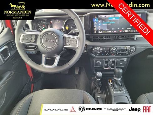 Certified 2025 Jeep Wrangler Unlimited Sahara AWD/4WD image 7