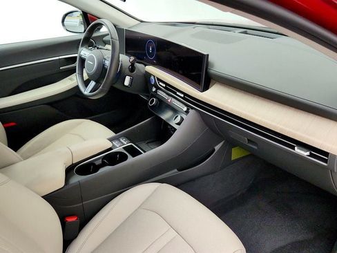 Used 2025 Hyundai Sonata Limited FWD image 25