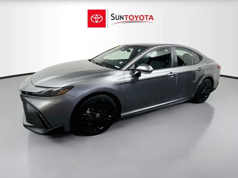 Used 2025 Toyota Camry SE w/ Multimedia Upgrade Package FWD image 9