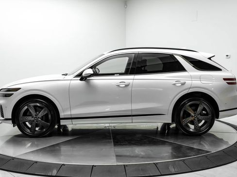 Used 2025 Genesis GV70 2.5T w/ Sport Prestige Package AWD/4WD image 12