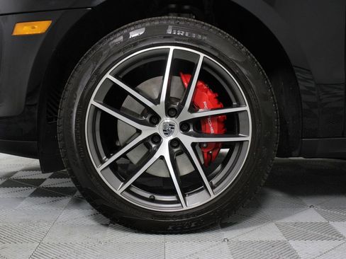 Certified 2025 Porsche Macan S image 30