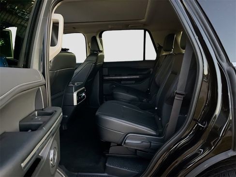 Used 2024 Ford Expedition XLT image 23
