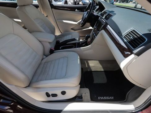 Used 2013 Volkswagen Passat 2.5 SEL Premium FWD image 39