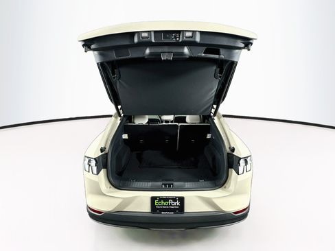 Used 2025 Ford Mustang Mach-E Premium AWD/4WD image 28