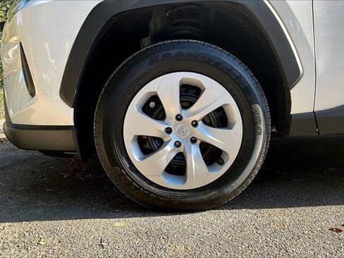 Certified 2024 Toyota RAV4 LE image 31