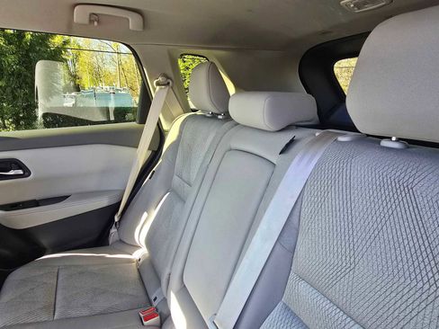 Used 2024 Nissan Rogue SV AWD/4WD image 17