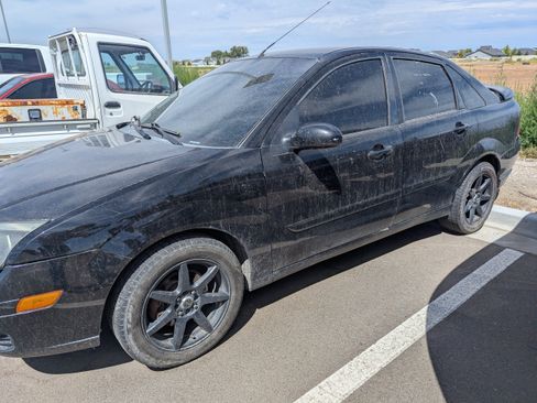 Used 2005 Ford Focus ST FWD image 9